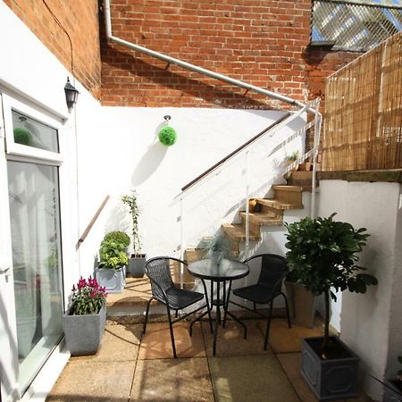 The Courtyard Apartment Leamington Spa Exterior foto